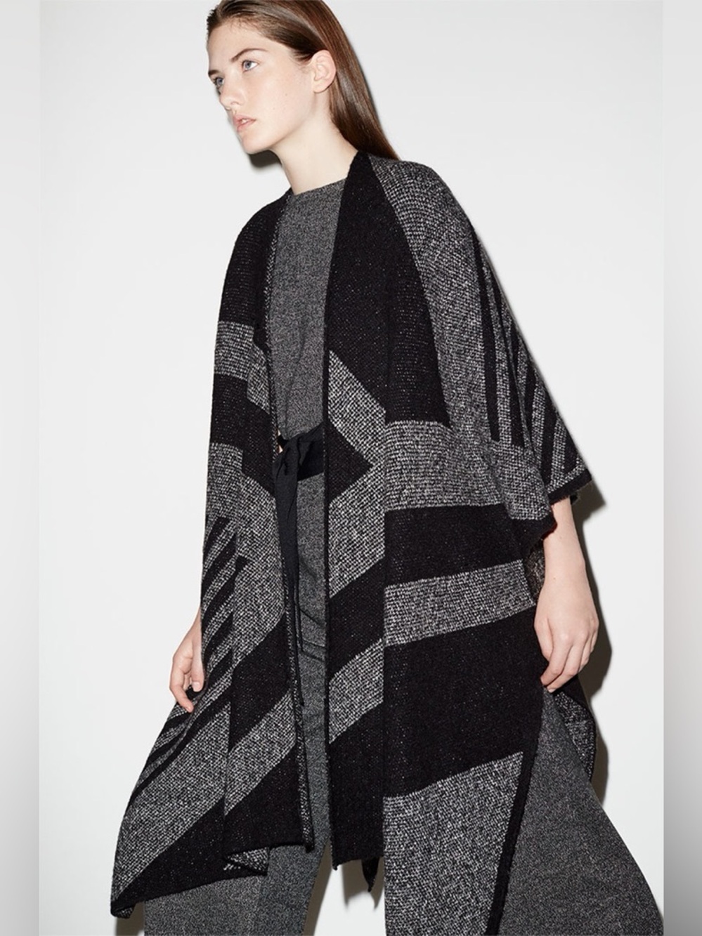 Black & Gray Geometric Knit Women's Poncho Sweater